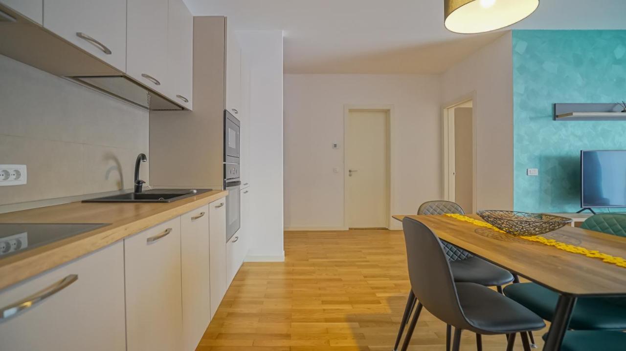 Downtown Premium Apartments Braşov Esterno foto