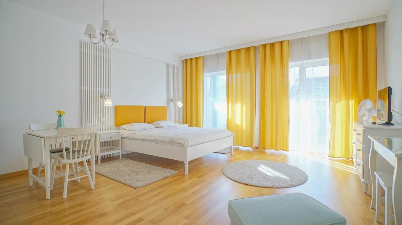 Downtown Premium Apartments Braşov Esterno foto